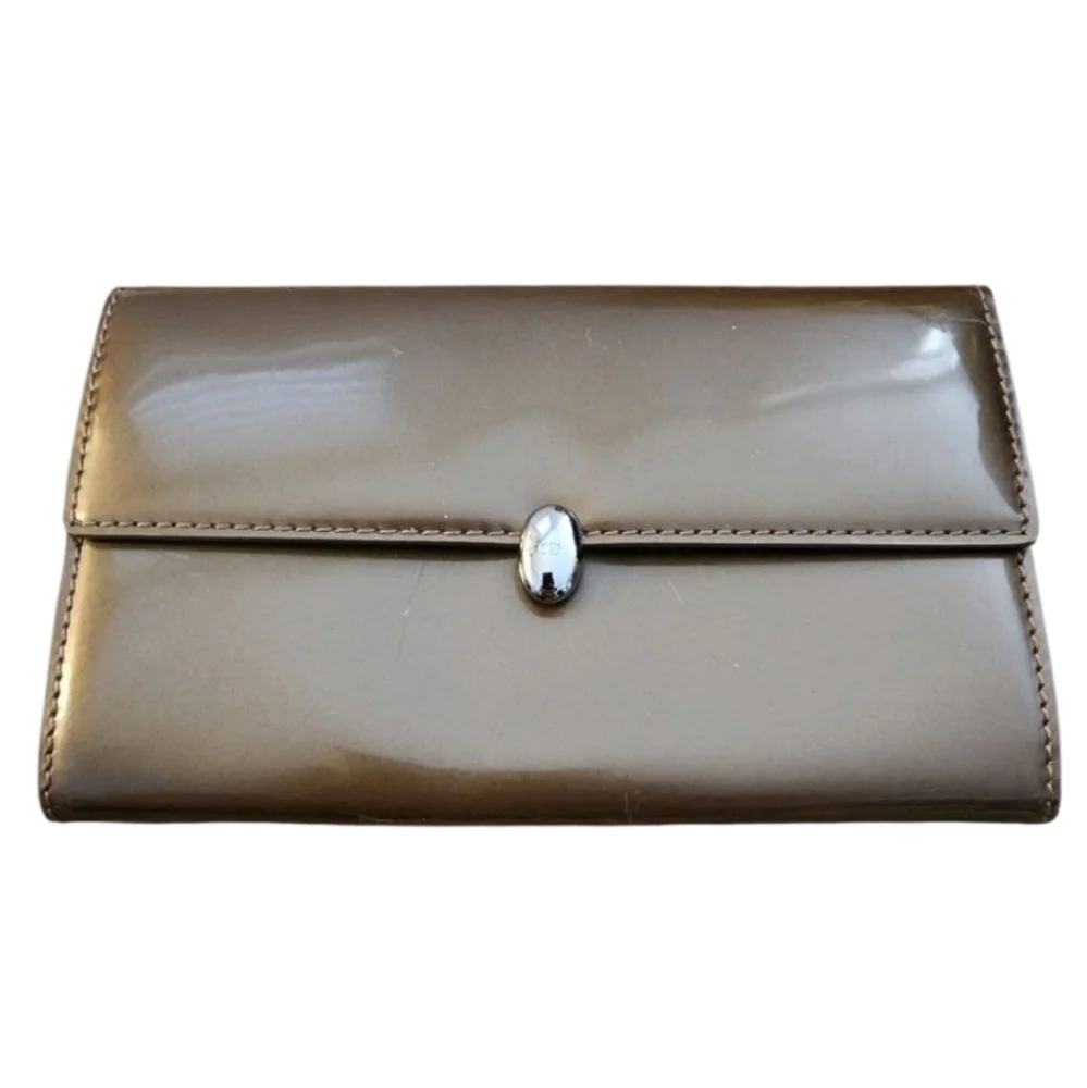 Christian Dior brown patent leather wallet flawed